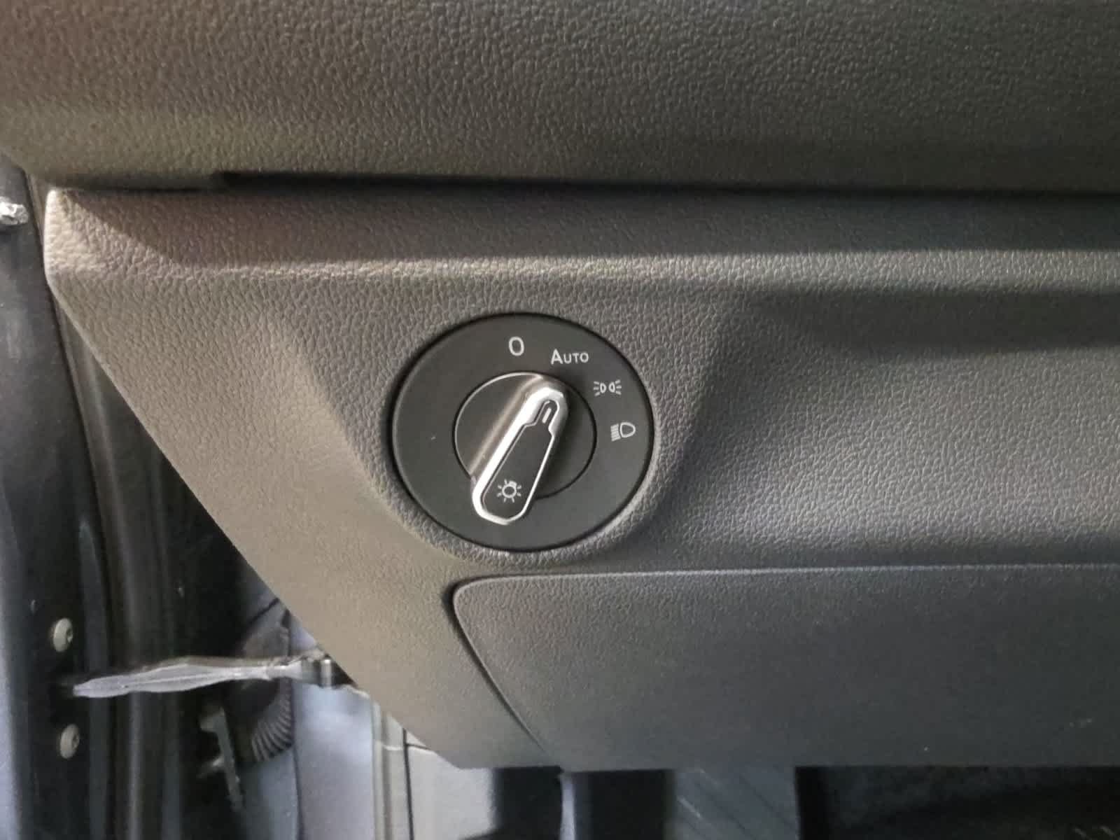 Used 2024 Volkswagen Jetta SE FWD image 20