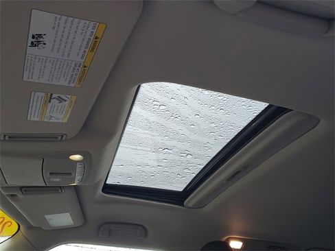 Used 2023 Nissan Armada SL w/ Captain's Chairs Package image 32