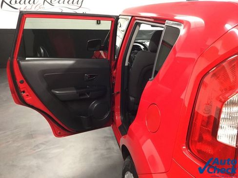 Used 2013 Kia Soul FWD image 23