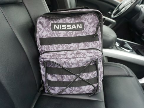 Used 2021 Nissan Titan SV w/ SV Convenience Package image 23