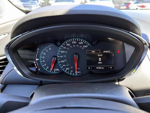 Used 2022 Chevrolet Trax LT w/ LT Convenience Package AWD/4WD image 19