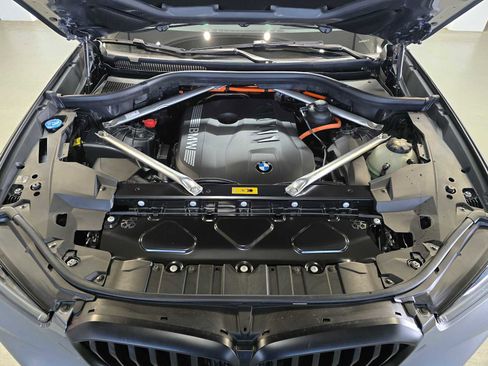 New 2026 BMW X5 xDrive50e w/ M Sport Package AWD/4WD image 9