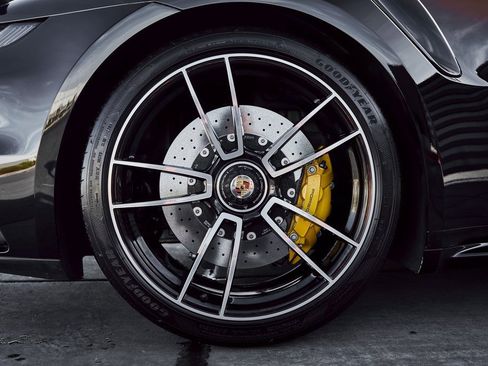 Used 2022 Porsche 911 Turbo S image 21