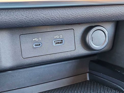 Used 2022 Nissan Rogue SV image 30