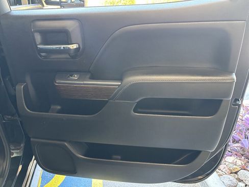 Used 2017 GMC Sierra 2500 Denali w/ Duramax Plus Package AWD/4WD image 40