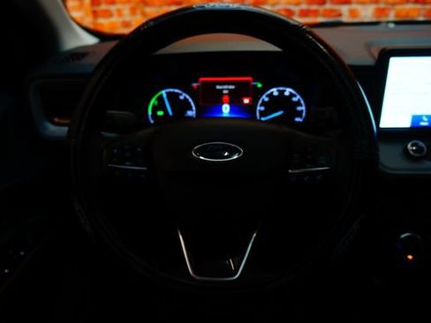 Used 2022 Ford Maverick Lariat w/ Lariat Luxury Package FWD image 11