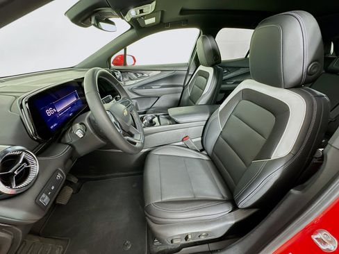 Used 2024 Chevrolet Blazer EV LT image 13