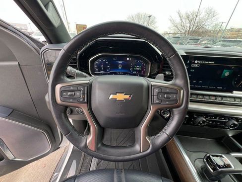 Used 2022 Chevrolet Silverado 1500 High Country w/ High Country Premium Package image 45