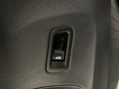 Used 2025 Volkswagen Atlas Cross Sport SE w/ Panoramic Sunroof Package AWD/4WD image 30