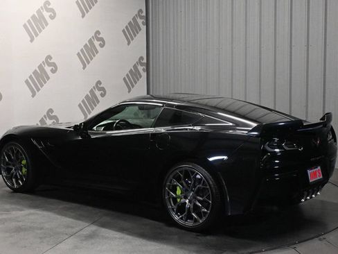 Used 2019 Chevrolet Corvette Stingray Coupe w/ Carbon Flash Badge Package RWD image 7