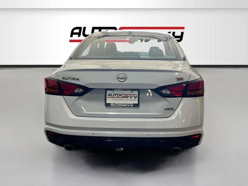 Used 2024 Nissan Altima 2.5 SR AWD/4WD image 6