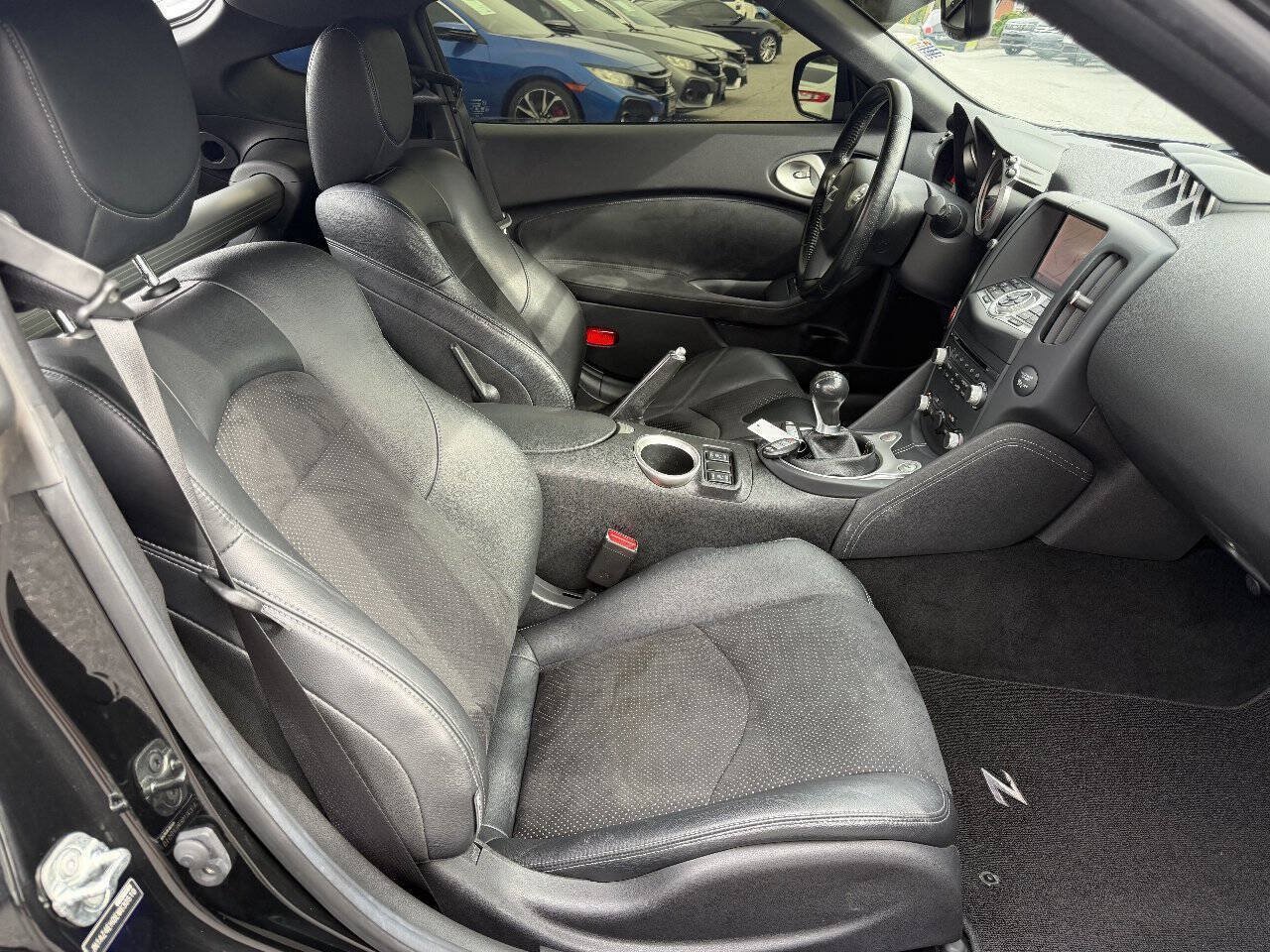 Used 2014 Nissan 370Z Touring w/ Sport Package RWD image 22
