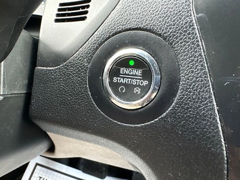 Used 2018 Ford Explorer XLT w/ Equipment Group 202A image 37