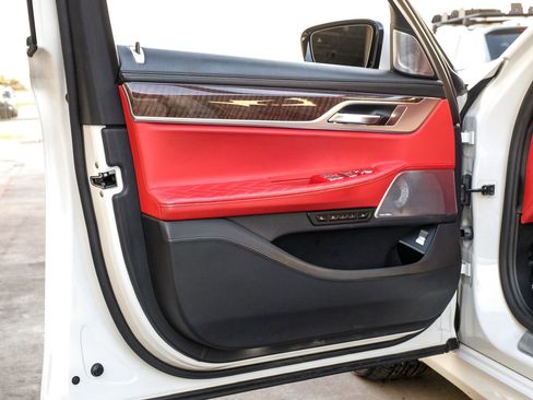 Used 2020 BMW M760i xDrive w/ Luxury Rear Seating Package image 41