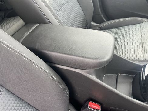 Used 2025 Chevrolet Trax LT w/ Driver Confidence Package image 29