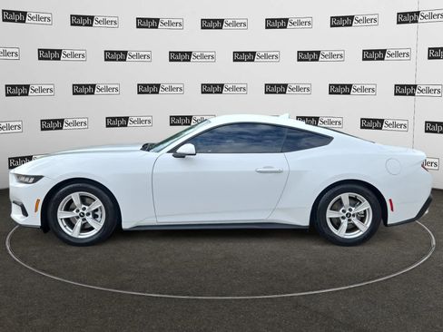Used 2024 Ford Mustang Coupe RWD image 3