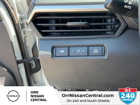 Used 2022 Nissan Altima 2.5 SR FWD image 18