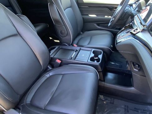 Used 2025 Honda Odyssey Touring image 15