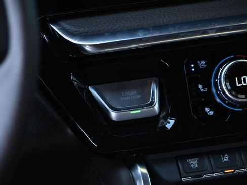 Used 2024 GMC Sierra 2500 Denali w/ Denali Reserve Package image 39