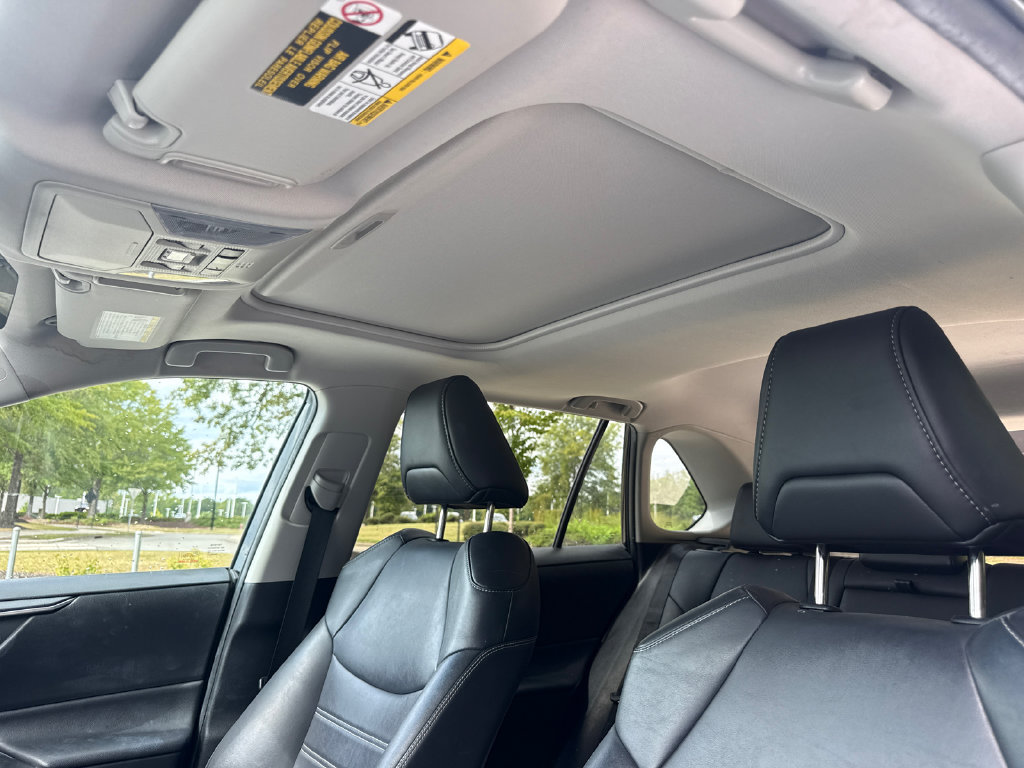 Used 2020 Toyota RAV4 XLE Premium AWD/4WD image 30