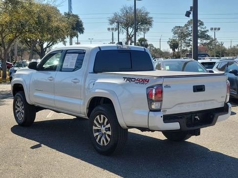 Used 2022 Toyota Tacoma SR image 3