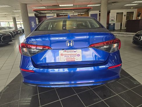 Used 2022 Honda Civic LX image 5