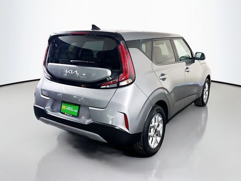 Used 2023 Kia Soul LX w/ Option Group 015 FWD image 10