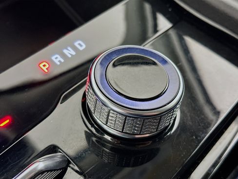 Used 2022 Jeep Grand Cherokee L Limited w/ Luxury Tech Group II image 24