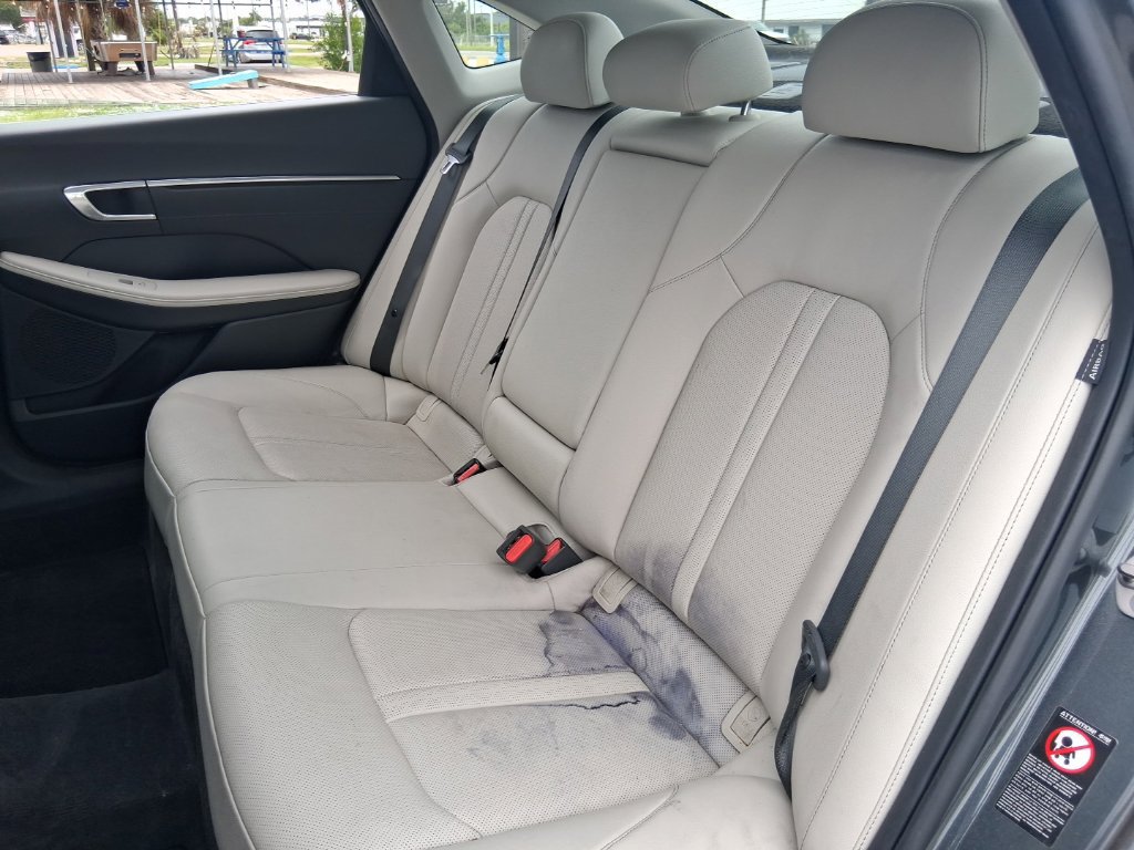 Used 2023 Hyundai Sonata Limited w/ Preferred Accessory Package FWD image 12