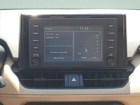 Used 2019 Toyota RAV4 LE FWD image 14