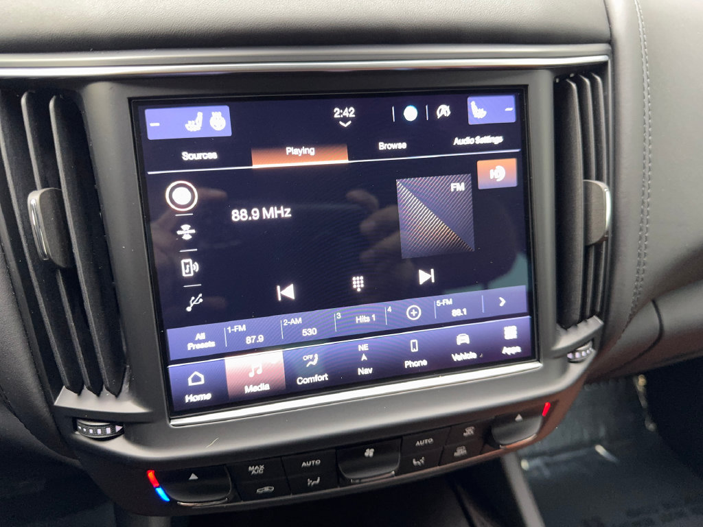 Used 2023 Maserati Levante GT AWD/4WD image 65