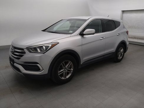 Used 2018 Hyundai Santa Fe Sport FWD image 2