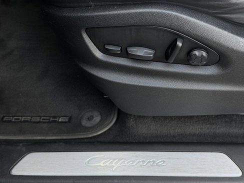 Certified 2022 Porsche Cayenne Coupe image 30