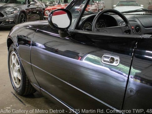 Used 1994 MAZDA MX-5 Miata RWD image 23