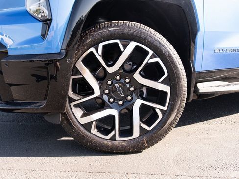 New 2025 Chevrolet Silverado EV RST image 27