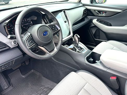Used 2025 Subaru Outback Premium AWD/4WD image 12