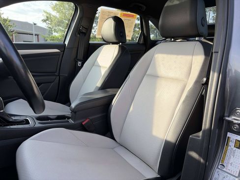 Used 2019 Volkswagen Jetta R-Line FWD image 17