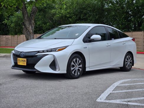 Used 2022 Toyota Prius Prime XLE FWD image 8