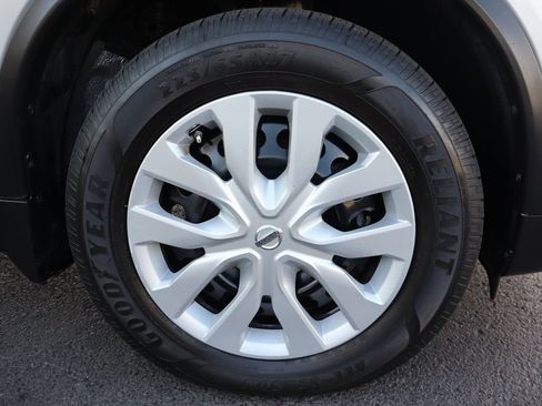 Used 2015 Nissan Rogue S AWD/4WD image 43