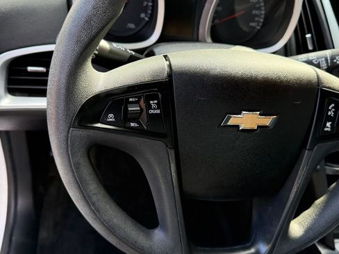 Used 2017 Chevrolet Equinox LS AWD/4WD image 32