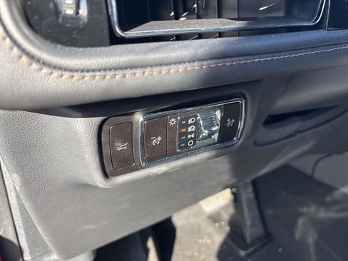 New 2026 Lincoln Aviator AWD w/ Jet Appearance Package image 18