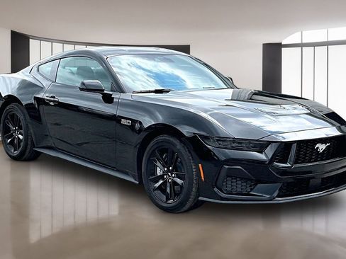 Used 2025 Ford Mustang GT RWD image 11