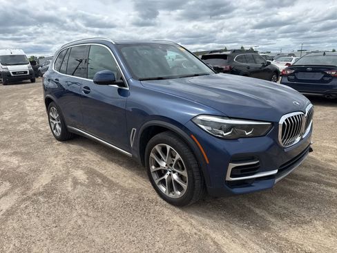 Used 2022 BMW X5 xDrive40i w/ Premium Package AWD/4WD image 4