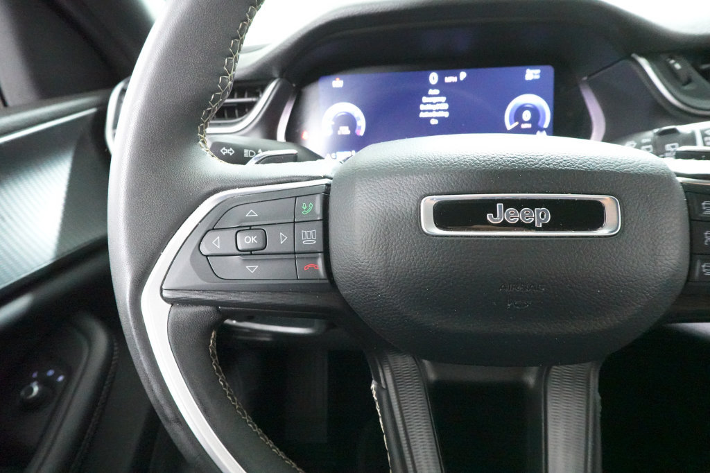 Used 2024 Jeep Grand Cherokee L Laredo AWD/4WD image 13
