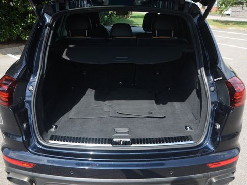 Used 2016 Porsche Cayenne AWD/4WD image 24