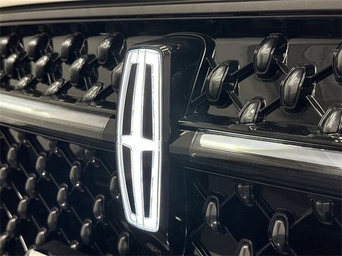 New 2026 Lincoln Nautilus Reserve w/ Jet Appearance Package image 14