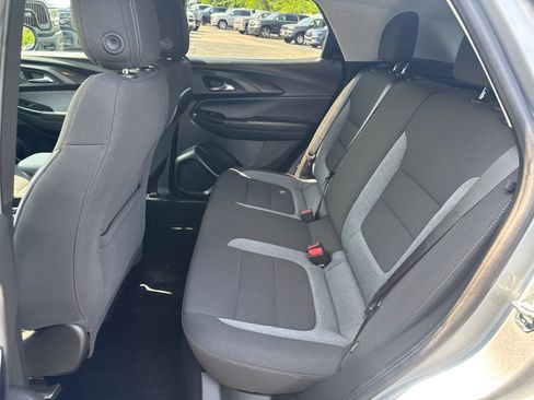 Used 2023 Chevrolet TrailBlazer LT w/ Convenience Package FWD image 6