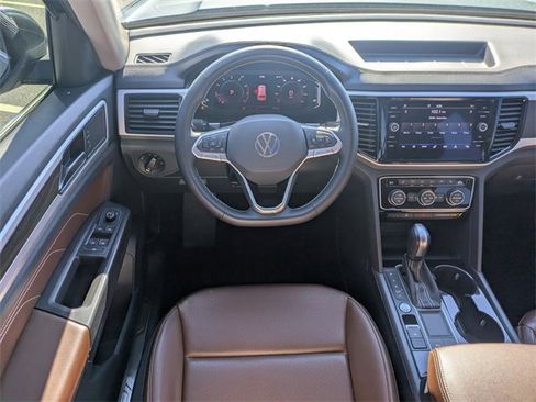 Certified 2022 Volkswagen Atlas SE image 17