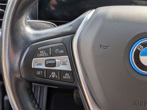 Used 2024 BMW i4 eDrive40 image 18