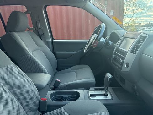 Used 2019 Nissan Frontier SV image 14